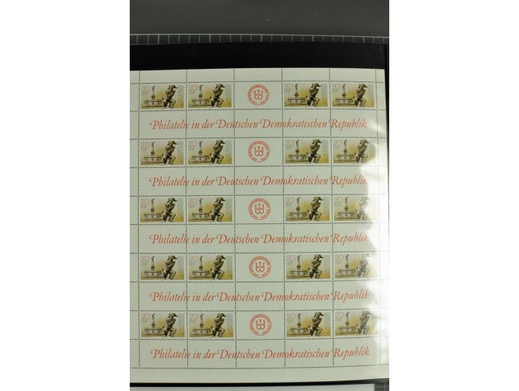 1959/90, umfangreiche postfrische Sammlung der Zusammendruck-Bogen nach Formnummern und Rand-Varianten spezialisiert, dabei D