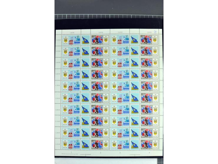 1959/90, umfangreiche postfrische Sammlung der Zusammendruck-Bogen nach Formnummern und Rand-Varianten spezialisiert, dabei D