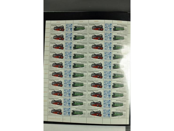 1959/90, umfangreiche postfrische Sammlung der Zusammendruck-Bogen nach Formnummern und Rand-Varianten spezialisiert, dabei D