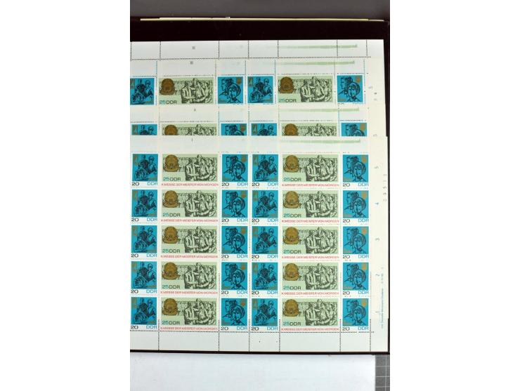 1959/90, umfangreiche postfrische Sammlung der Zusammendruck-Bogen nach Formnummern und Rand-Varianten spezialisiert, dabei D