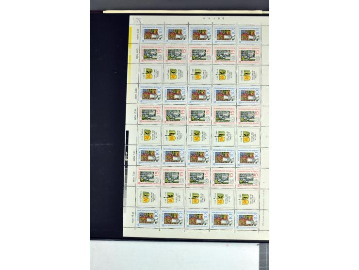 1959/90, umfangreiche postfrische Sammlung der Zusammendruck-Bogen nach Formnummern und Rand-Varianten spezialisiert, dabei D