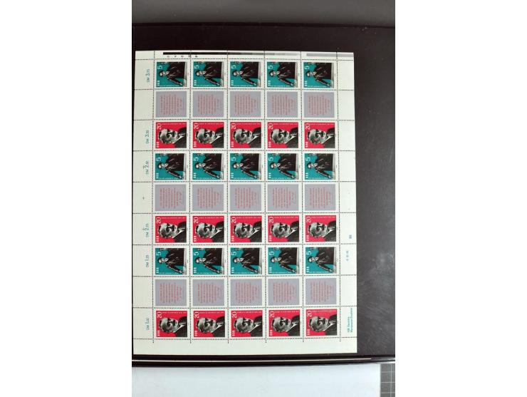 1959/90, umfangreiche postfrische Sammlung der Zusammendruck-Bogen nach Formnummern und Rand-Varianten spezialisiert, dabei D
