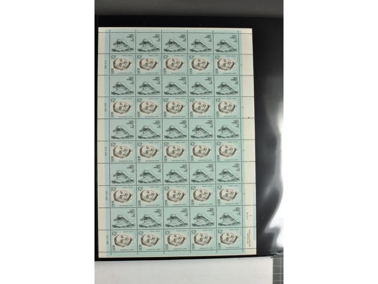1959/90, umfangreiche postfrische Sammlung der Zusammendruck-Bogen nach Formnummern und Rand-Varianten spezialisiert, dabei D