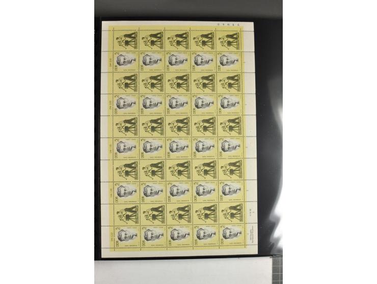 1959/90, umfangreiche postfrische Sammlung der Zusammendruck-Bogen nach Formnummern und Rand-Varianten spezialisiert, dabei D
