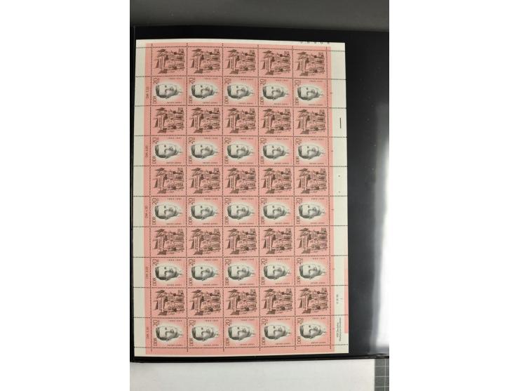 1959/90, umfangreiche postfrische Sammlung der Zusammendruck-Bogen nach Formnummern und Rand-Varianten spezialisiert, dabei D
