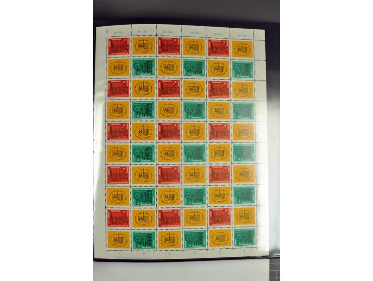 1959/90, umfangreiche postfrische Sammlung der Zusammendruck-Bogen nach Formnummern und Rand-Varianten spezialisiert, dabei D