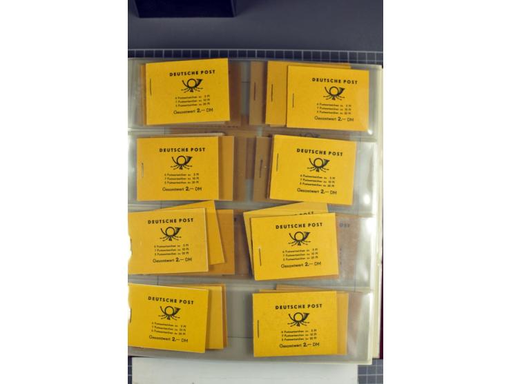 1955/90, postfrische Sammlung der Markenheftchen 1-10 mit verschiedenen Varianten, dabei MH 1 a1.1 bis 4, 1 a2.1 und a2.4, 1 