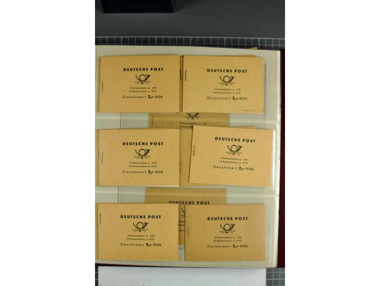 1955/90, postfrische Sammlung der Markenheftchen 1-10 mit verschiedenen Varianten, dabei MH 1 a1.1 bis 4, 1 a2.1 und a2.4, 1 