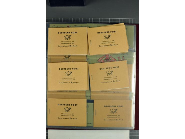 1955/90, postfrische Sammlung der Markenheftchen 1-10 mit verschiedenen Varianten, dabei MH 1 a1.1 bis 4, 1 a2.1 und a2.4, 1 