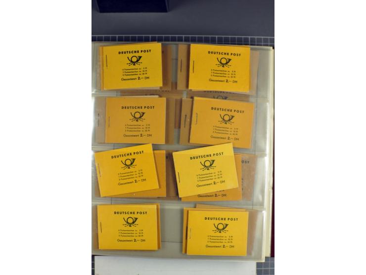 1955/90, postfrische Sammlung der Markenheftchen 1-10 mit verschiedenen Varianten, dabei MH 1 a1.1 bis 4, 1 a2.1 und a2.4, 1 