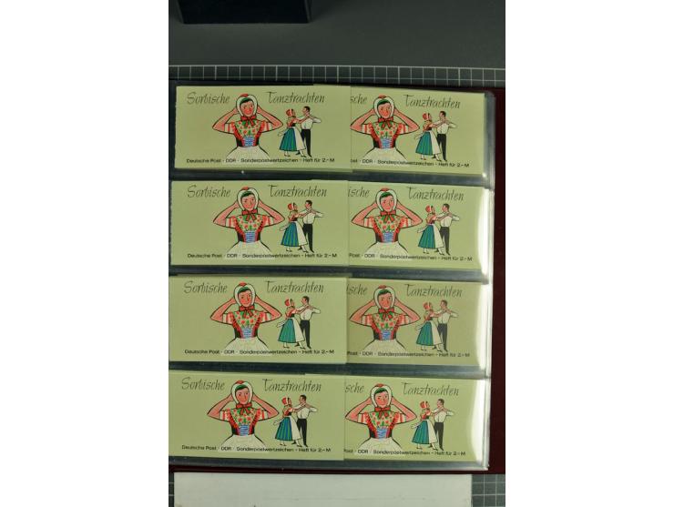 1955/90, postfrische Sammlung der Markenheftchen 1-10 mit verschiedenen Varianten, dabei MH 1 a1.1 bis 4, 1 a2.1 und a2.4, 1 