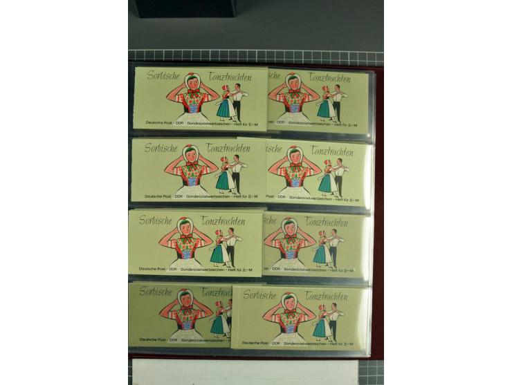 1955/90, postfrische Sammlung der Markenheftchen 1-10 mit verschiedenen Varianten, dabei MH 1 a1.1 bis 4, 1 a2.1 und a2.4, 1 