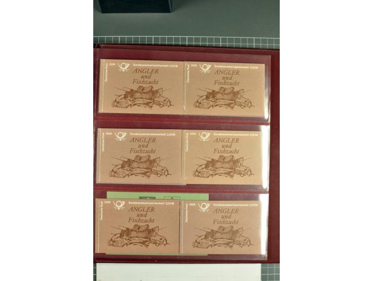 1955/90, postfrische Sammlung der Markenheftchen 1-10 mit verschiedenen Varianten, dabei MH 1 a1.1 bis 4, 1 a2.1 und a2.4, 1 