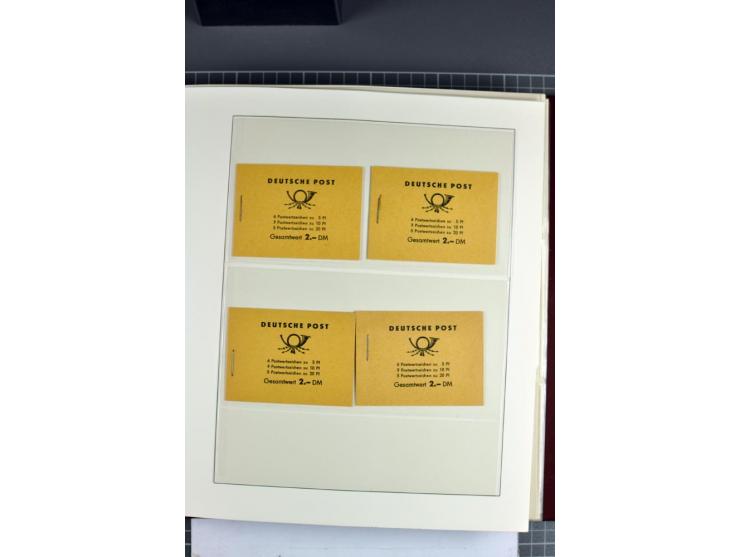 1955/90, postfrische Sammlung der Markenheftchen 1-10 mit verschiedenen Varianten, dabei MH 1 a1.1 bis 4, 1 a2.1 und a2.4, 1 