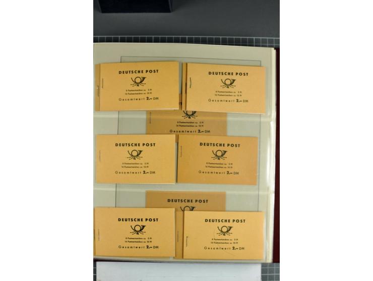 1955/90, postfrische Sammlung der Markenheftchen 1-10 mit verschiedenen Varianten, dabei MH 1 a1.1 bis 4, 1 a2.1 und a2.4, 1 