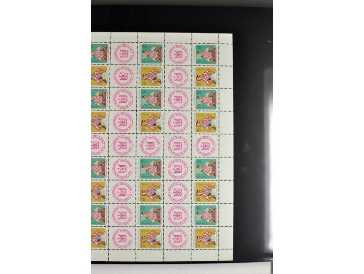1955/90, postfrische Sammlung der Markenheftchenbogen 1-21 mit verschiedenen Zähnungs-Varianten und Plattenfehler, dabei MHB 