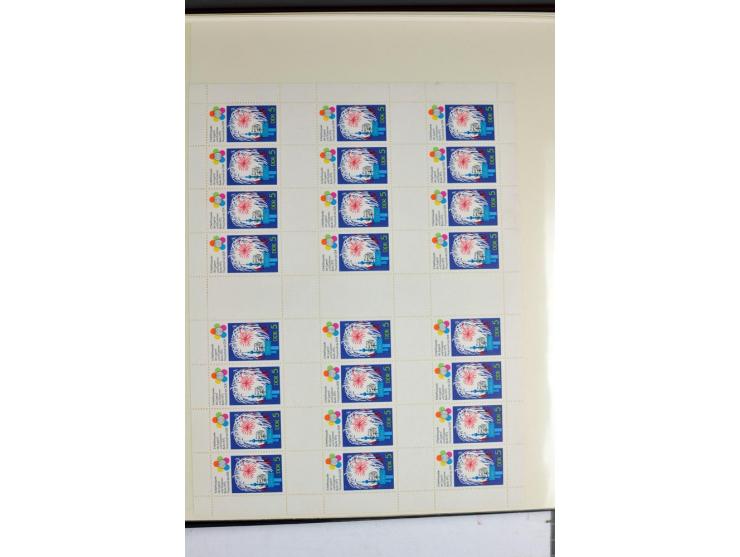 1955/90, postfrische Sammlung der Markenheftchenbogen 1-21 mit verschiedenen Zähnungs-Varianten und Plattenfehler, dabei MHB 