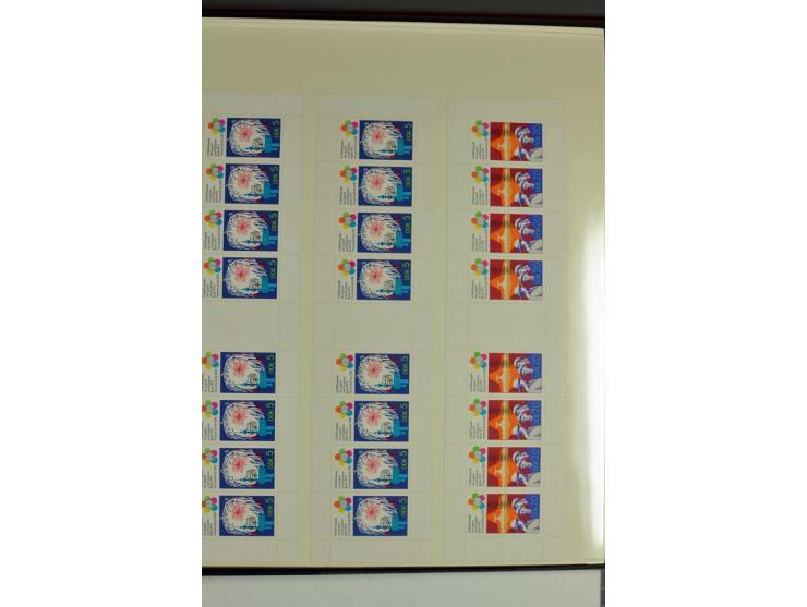 1955/90, postfrische Sammlung der Markenheftchenbogen 1-21 mit verschiedenen Zähnungs-Varianten und Plattenfehler, dabei MHB 