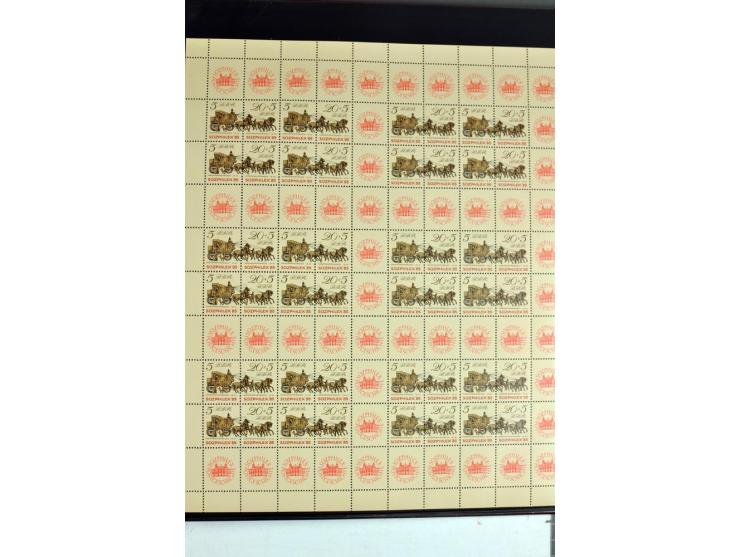 1955/90, postfrische Sammlung der Markenheftchenbogen 1-21 mit verschiedenen Zähnungs-Varianten und Plattenfehler, dabei MHB 