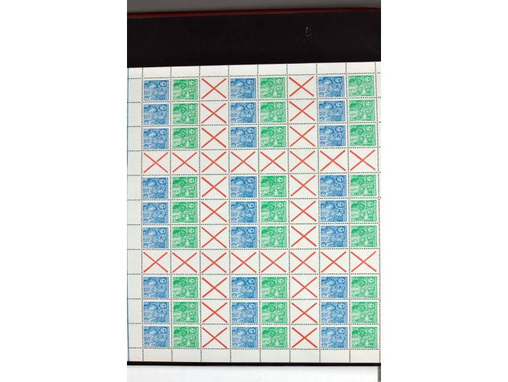 1955/90, postfrische Sammlung der Markenheftchenbogen 1-21 mit verschiedenen Zähnungs-Varianten und Plattenfehler, dabei MHB 