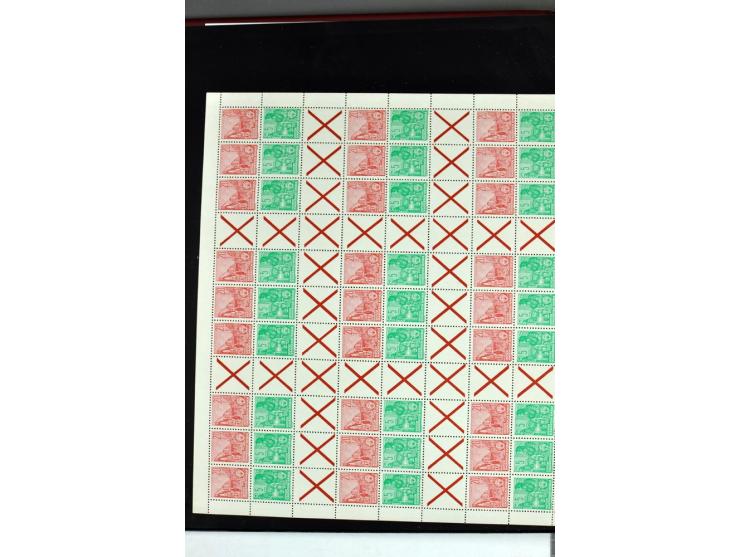 1955/90, postfrische Sammlung der Markenheftchenbogen 1-21 mit verschiedenen Zähnungs-Varianten und Plattenfehler, dabei MHB 