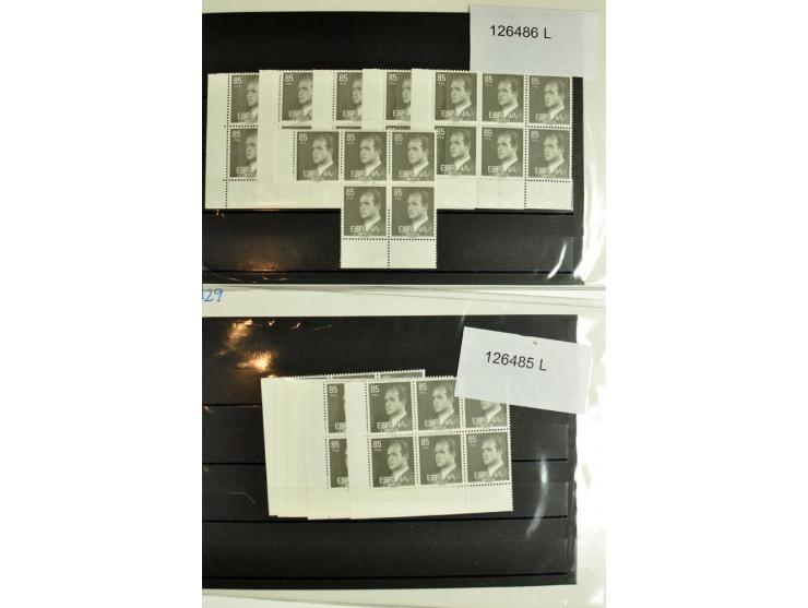 1930/89 (ca.), postfrische Partie von etwa 640 Abarten, dabei ungezähnte Marken, Farbfehldrucke, fehlende Farben, etc.; viele