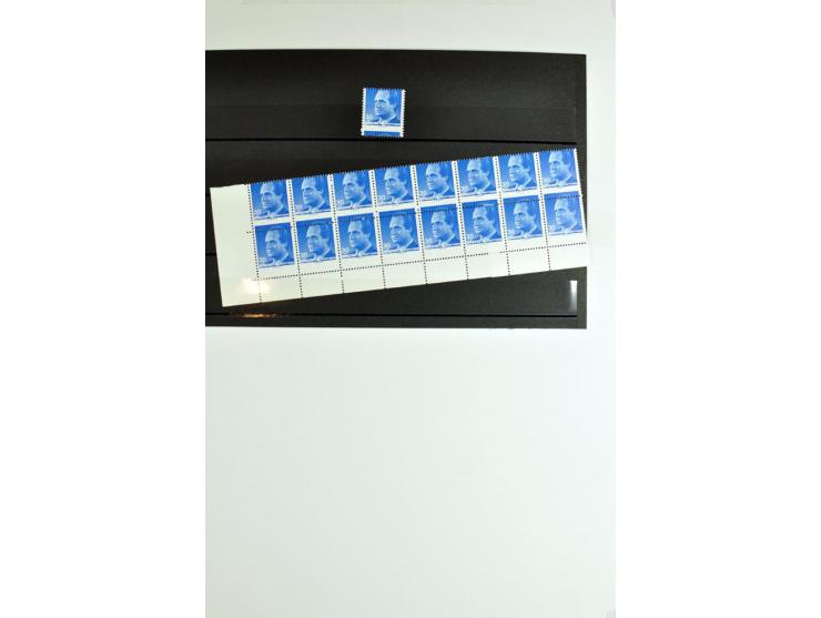 1930/89 (ca.), postfrische Partie von etwa 640 Abarten, dabei ungezähnte Marken, Farbfehldrucke, fehlende Farben, etc.; viele