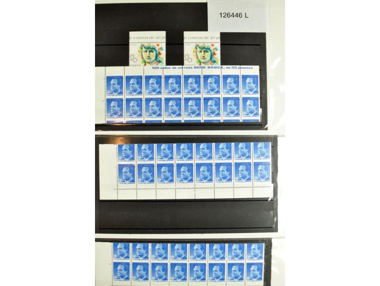 1930/89 (ca.), postfrische Partie von etwa 640 Abarten, dabei ungezähnte Marken, Farbfehldrucke, fehlende Farben, etc.; viele