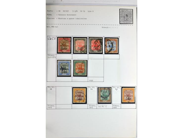 1900/44 (ca.), ägyptische und sudanesische Perfins, umfangreiche Sammlung in 2 Ordnern mit einer Vielzahl voll Lochungen vers
