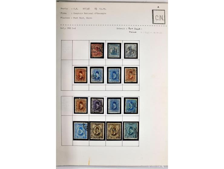 1900/44 (ca.), ägyptische und sudanesische Perfins, umfangreiche Sammlung in 2 Ordnern mit einer Vielzahl voll Lochungen vers