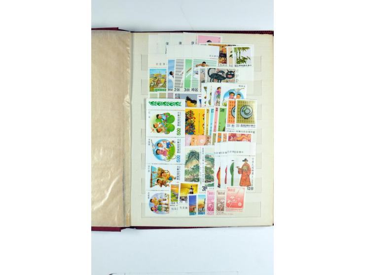 1923/90, postfrische, ungebrauchte und gestempelte Partie in 7 Einsteckbüchern
