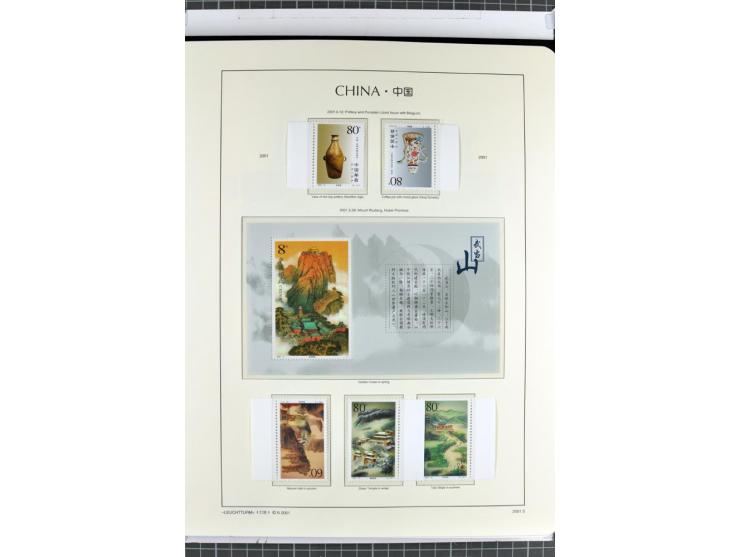 1982/2004, postfrische, in den Hauptnummern anscheinend kpl. Sammlung, dazu ältere Doubletten mit u.a. Bl.20 und 22, Markenhe