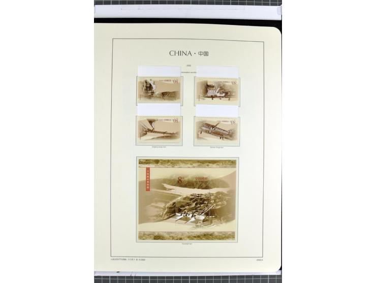 1982/2004, postfrische, in den Hauptnummern anscheinend kpl. Sammlung, dazu ältere Doubletten mit u.a. Bl.20 und 22, Markenhe