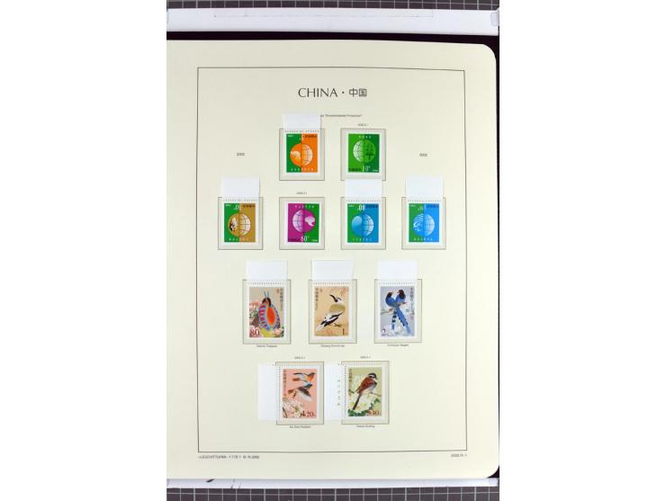 1982/2004, postfrische, in den Hauptnummern anscheinend kpl. Sammlung, dazu ältere Doubletten mit u.a. Bl.20 und 22, Markenhe