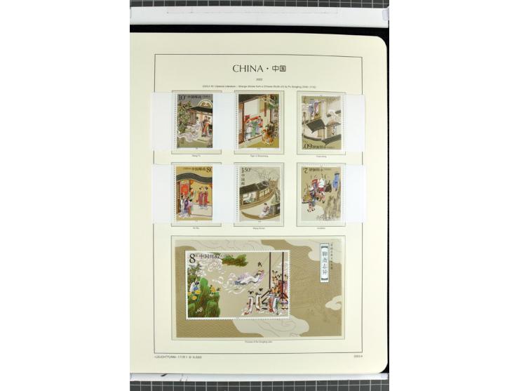 1982/2004, postfrische, in den Hauptnummern anscheinend kpl. Sammlung, dazu ältere Doubletten mit u.a. Bl.20 und 22, Markenhe