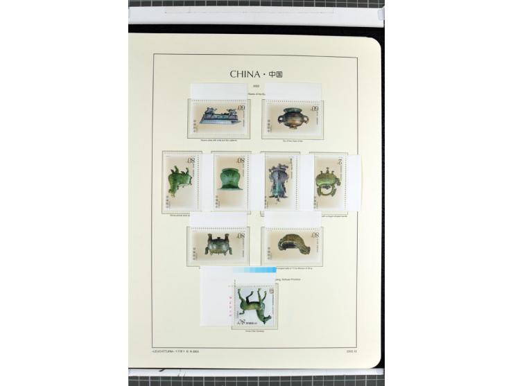 1982/2004, postfrische, in den Hauptnummern anscheinend kpl. Sammlung, dazu ältere Doubletten mit u.a. Bl.20 und 22, Markenhe