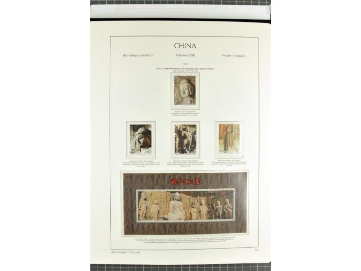 1982/2004, postfrische, in den Hauptnummern anscheinend kpl. Sammlung, dazu ältere Doubletten mit u.a. Bl.20 und 22, Markenhe