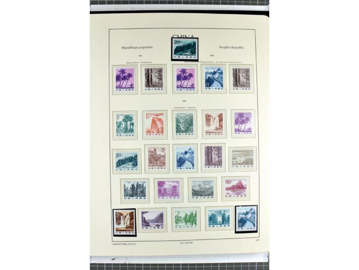 1982/2004, postfrische, in den Hauptnummern anscheinend kpl. Sammlung, dazu ältere Doubletten mit u.a. Bl.20 und 22, Markenhe