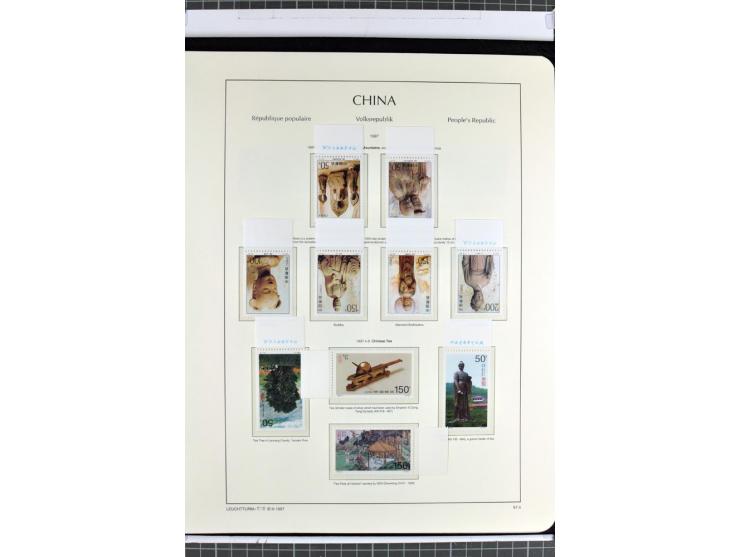 1982/2004, postfrische, in den Hauptnummern anscheinend kpl. Sammlung, dazu ältere Doubletten mit u.a. Bl.20 und 22, Markenhe
