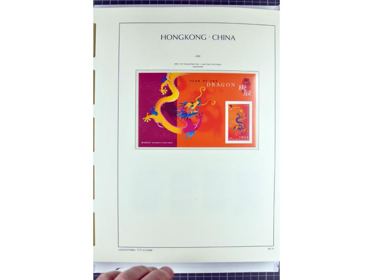 1982/2004, postfrische, in den Hauptnummern anscheinend kpl. Sammlung, dazu ältere Doubletten mit u.a. Bl.20 und 22, Markenhe