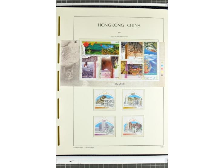 1982/2004, postfrische, in den Hauptnummern anscheinend kpl. Sammlung, dazu ältere Doubletten mit u.a. Bl.20 und 22, Markenhe