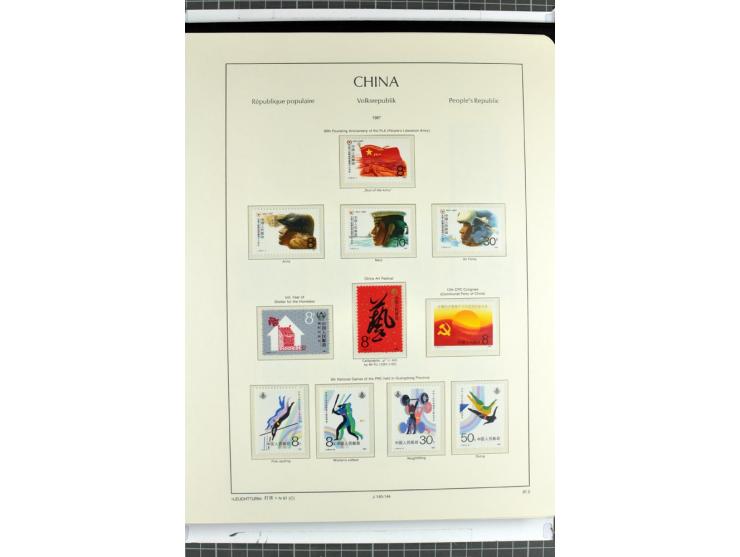 1982/2004, postfrische, in den Hauptnummern anscheinend kpl. Sammlung, dazu ältere Doubletten mit u.a. Bl.20 und 22, Markenhe