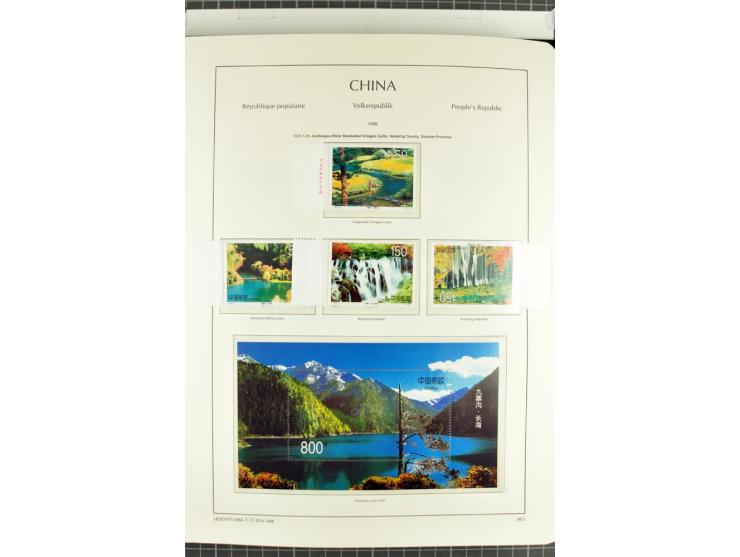 1982/2004, postfrische, in den Hauptnummern anscheinend kpl. Sammlung, dazu ältere Doubletten mit u.a. Bl.20 und 22, Markenhe