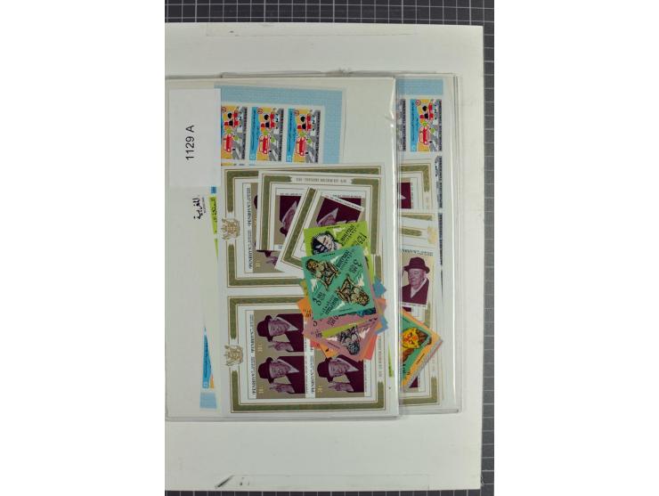 1970/90, postfrische Partie mit vielen ungezähnten Ausgaben diverser Gebiete, einige tausend Marken und Blocks