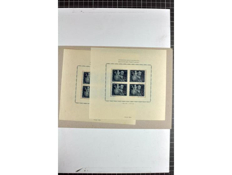 1970/90, postfrische Partie mit vielen ungezähnten Ausgaben diverser Gebiete, einige tausend Marken und Blocks