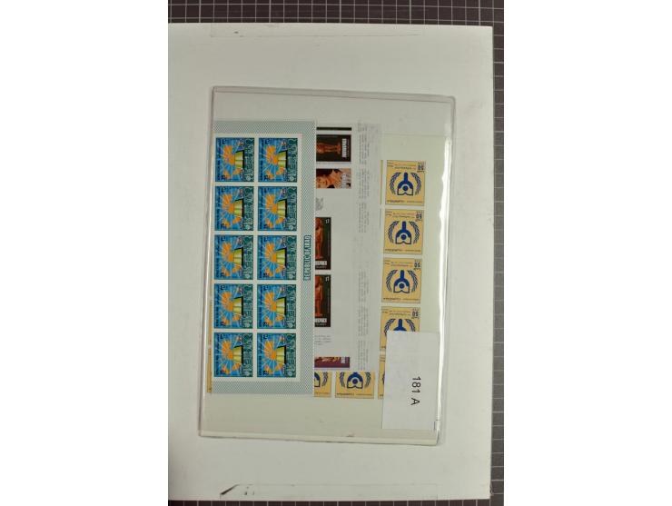 1970/90, postfrische Partie mit vielen ungezähnten Ausgaben diverser Gebiete, einige tausend Marken und Blocks