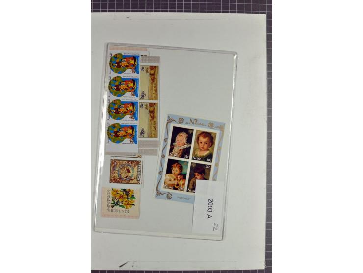 1970/90, postfrische Partie mit vielen ungezähnten Ausgaben diverser Gebiete, einige tausend Marken und Blocks