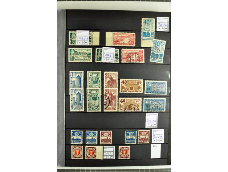 1920/1939, meist postfrische und gestempelte Sammlung inkl. Dienst- und Portomarken sowie Port Gdansk im Steckbuch, dabei vie