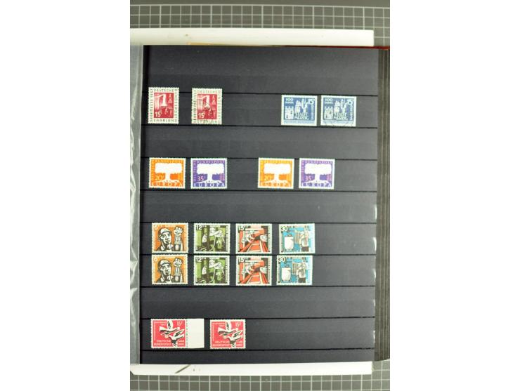 1920/1958, meist postfrische und gestempelte Sammlung inkl. Dienstmarken mit vielen kpl. und besseren Ausgaben, Farben, Aufdr