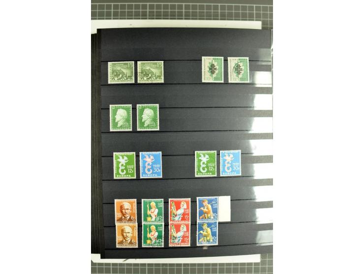 1920/1958, meist postfrische und gestempelte Sammlung inkl. Dienstmarken mit vielen kpl. und besseren Ausgaben, Farben, Aufdr